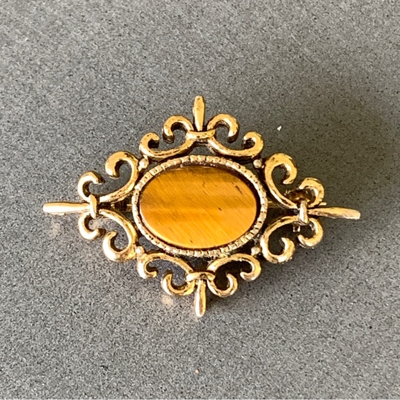 LC Liz Claiborne ? Vintage SIGNED Brown STONE Brooch PIN  SCROLL - Picture 2 of 6